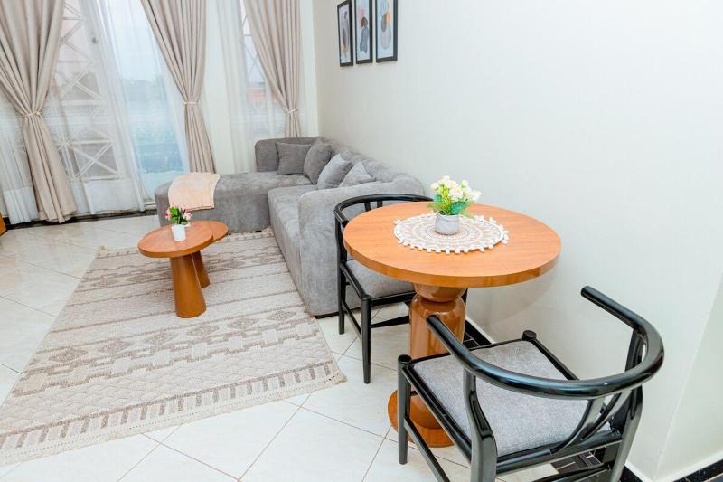 Modern Cozy 1BR Apartment in Kiwatule Kampala - image 2