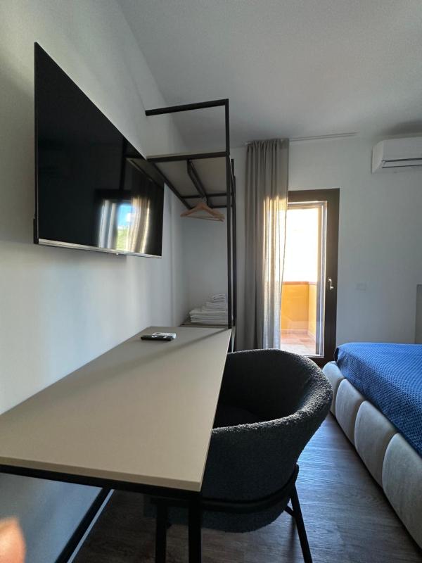 Pino - Donna Rosa Apartment - image 10