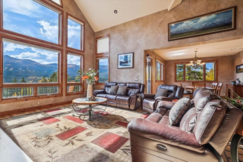 Rounds Retreat Private Breck Home with Hot Tub and Game Room - image 20