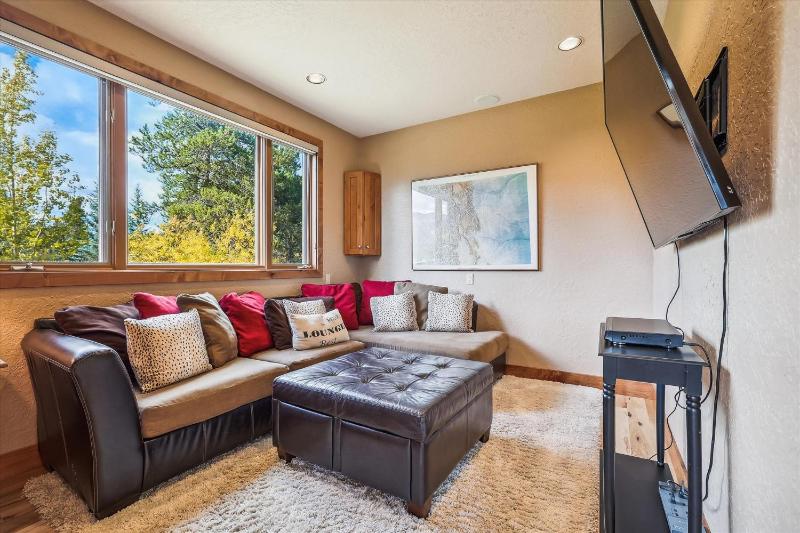 Rounds Retreat Private Breck Home with Hot Tub and Game Room - image 39