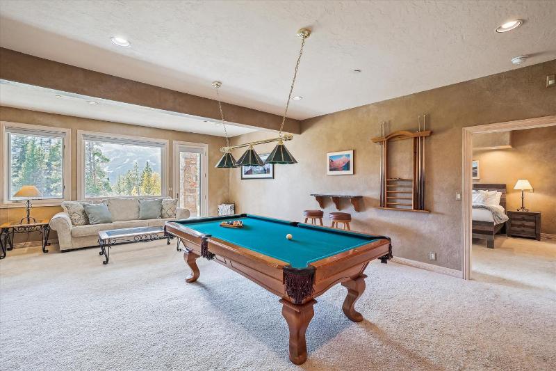 Rounds Retreat Private Breck Home with Hot Tub and Game Room - image 16