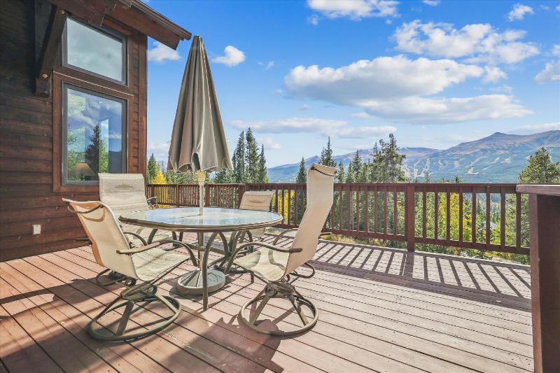 Rounds Retreat Private Breck Home with Hot Tub and Game Room - image 35