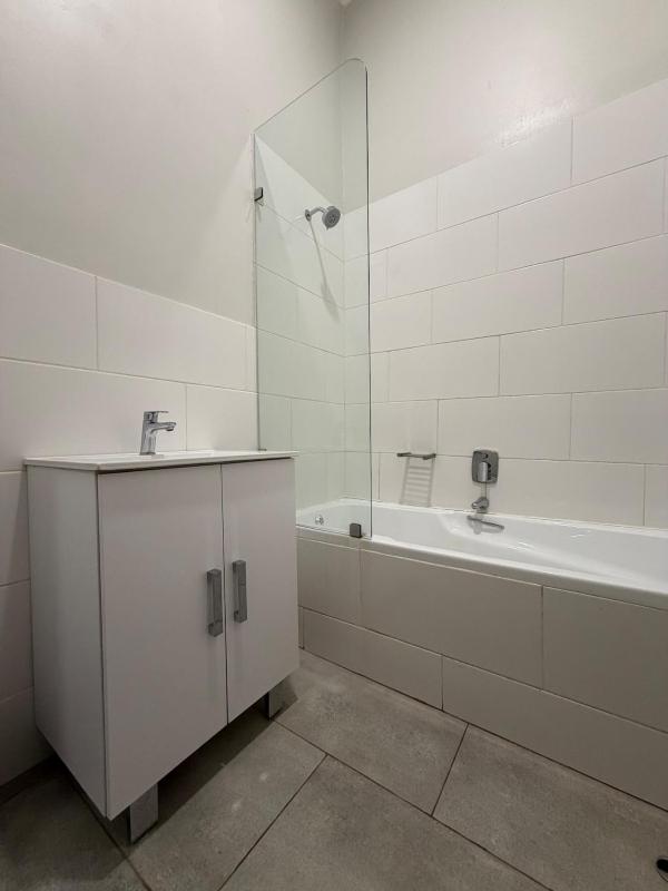 Luxury 2BR Apartment Victoria Falls Estate - image 4
