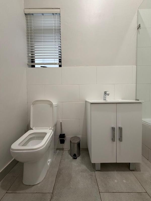 Luxury 2BR Apartment Victoria Falls Estate - image 10