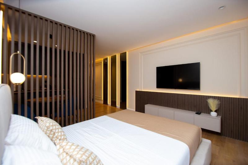 Elegant Designer's Studio - image 4