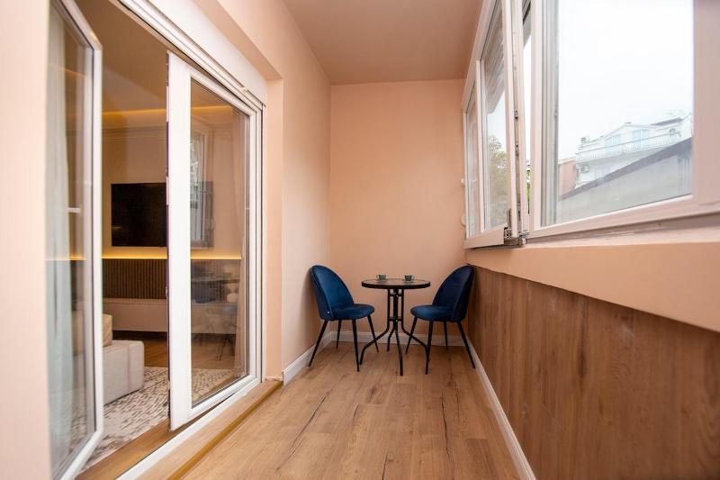 Elegant Designer's Studio - image 10