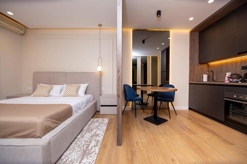 Elegant Designer's Studio - image 15