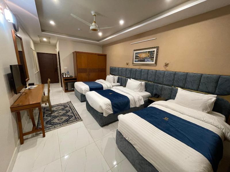 Grand Blu Hotel - image 16
