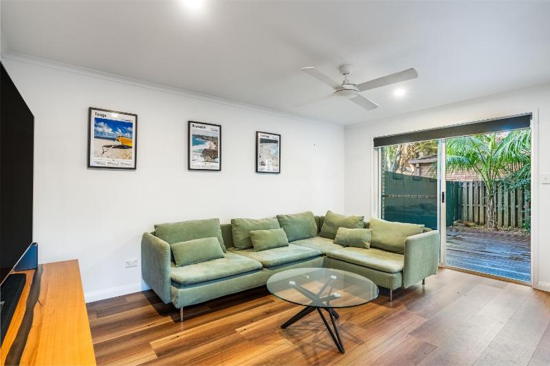 Treetops Sunrise Beach - image 15