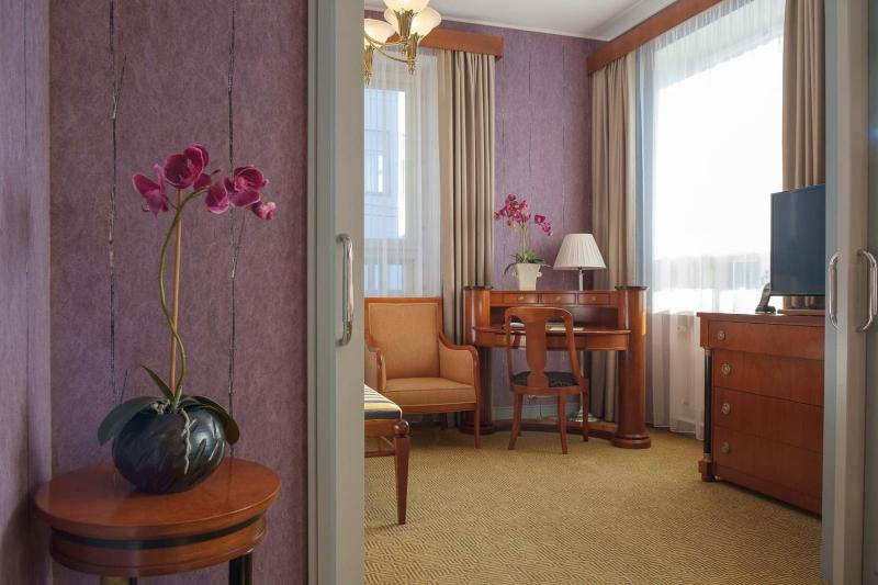 Presidential Suite image 2