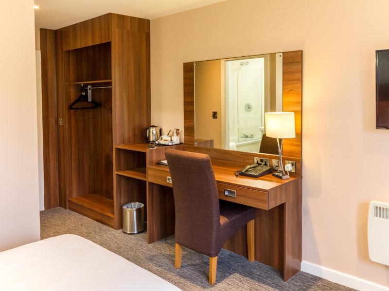 Double Room image 3