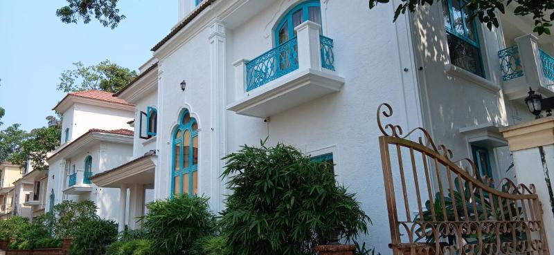 4 and falf BHK villa with huge pool - image 7