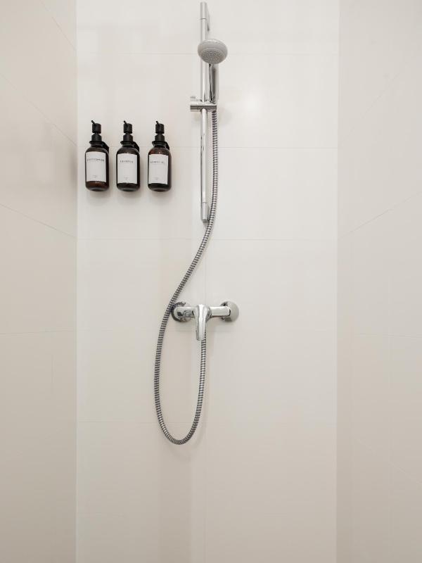 Boho Living Altstadt Suites - Free Parking by HERO HOMES Graz - image 21