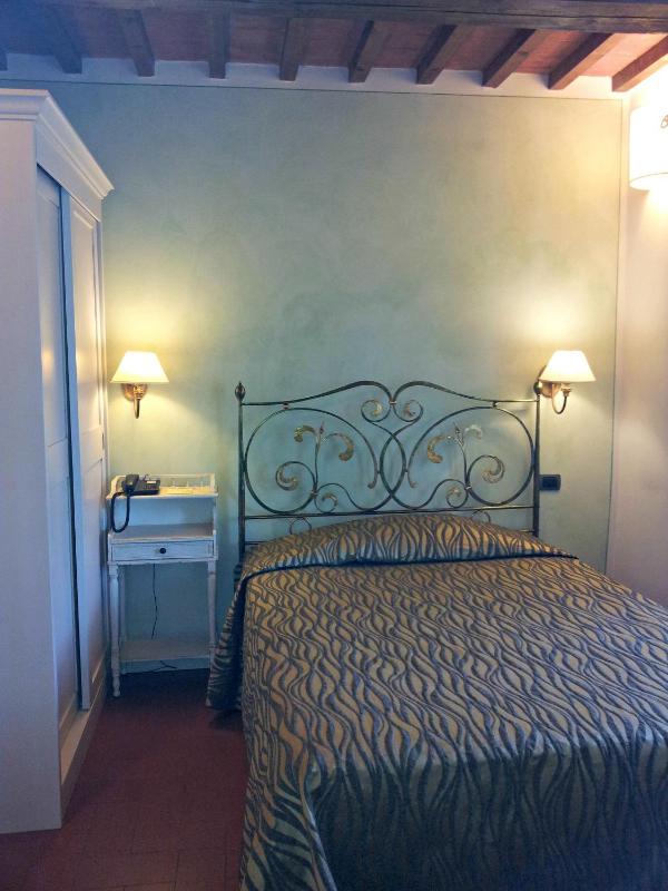 Single Room image 2