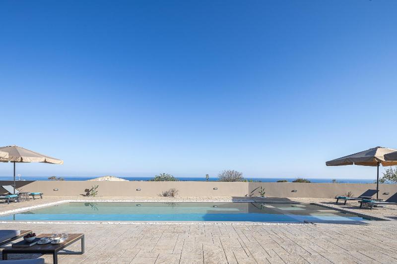 Villa Azure Luxury Sea View Villa - image 14