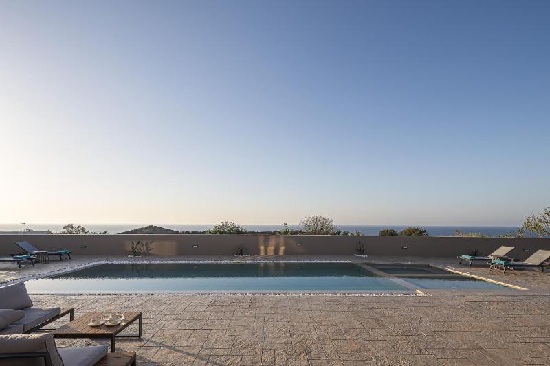 Villa Azure Luxury Sea View Villa - image 13