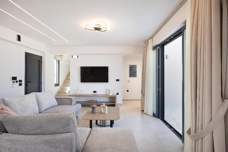 Villa Azure Luxury Sea View Villa - image 8