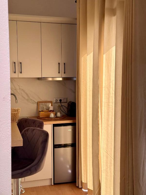 Nefonas Guest House - image 3