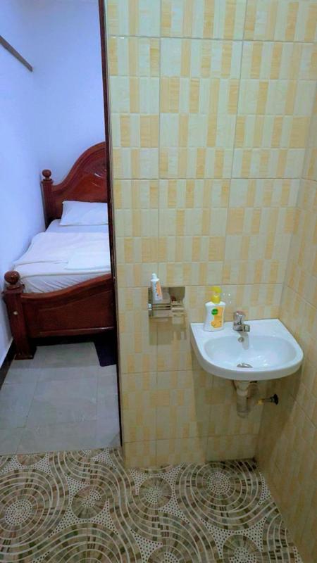 Roadside apartment - image 7