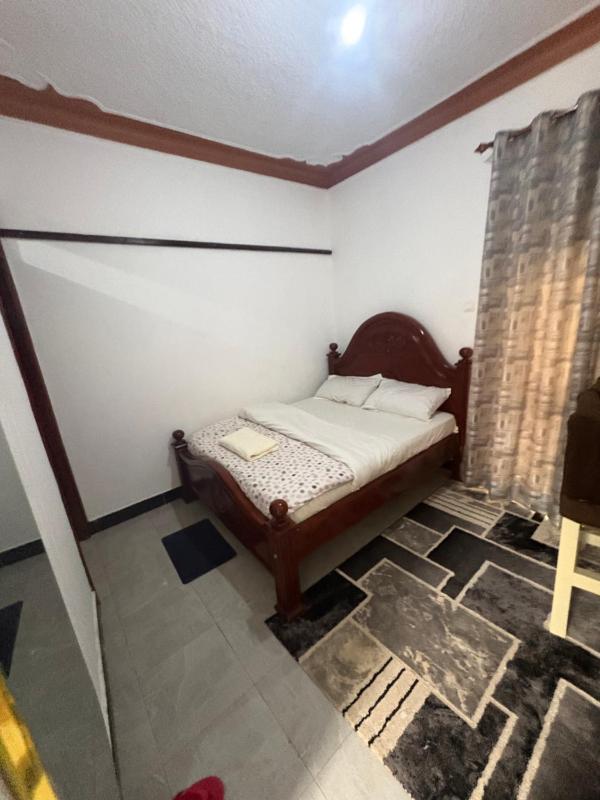 Roadside apartment - image 6