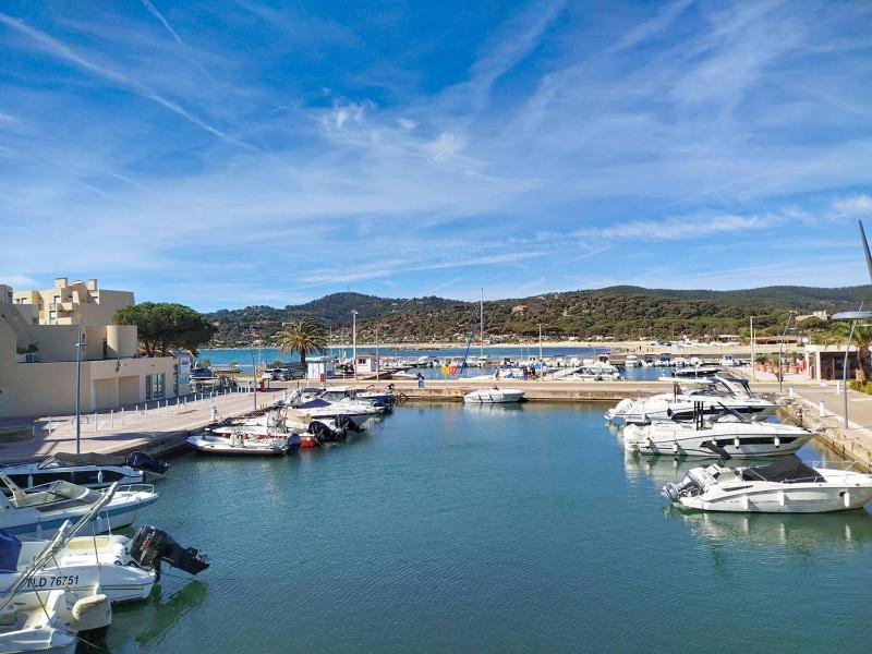 Spacieux T2 avec Loggia à 800m de la Plage Parking et Forfait Ménage Inclus - Bormes-les-Mimosas - FR-1-610-12 - image 6