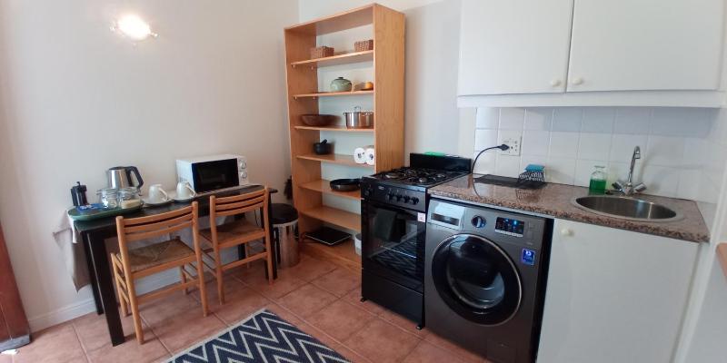 Private garden cottage in Wynberg with separate entrance secure parking and easy access to Main Road shops and restaurants - image 10
