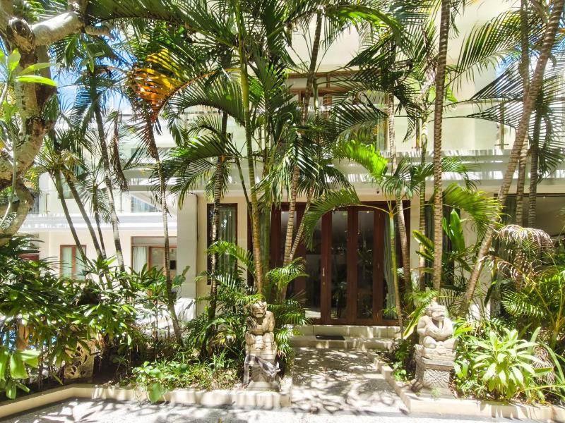 The Lavana Dzawani Seminyak 3 Bedroom Villa - image 14