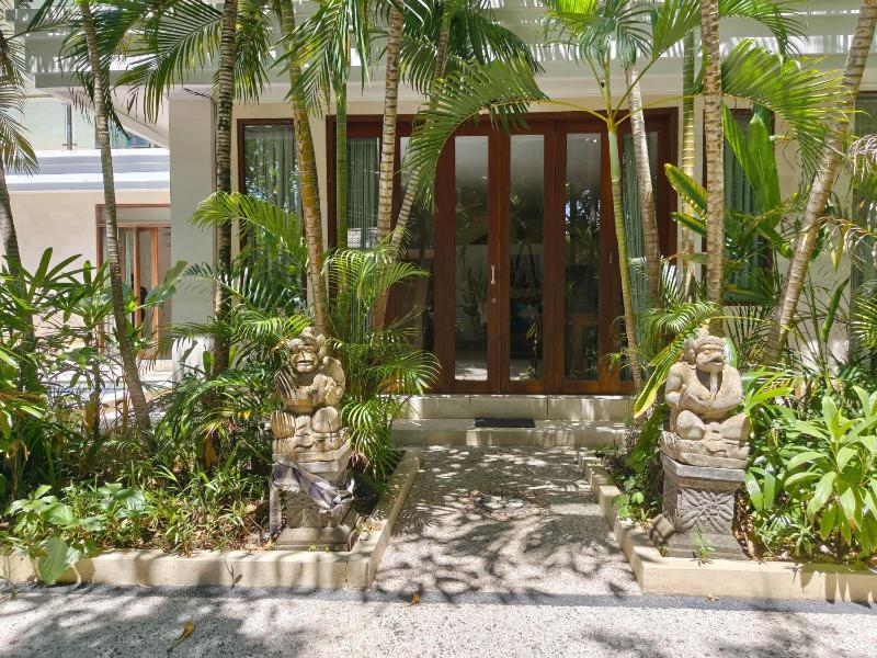 The Lavana Dzawani Seminyak 3 Bedroom Villa - image 49
