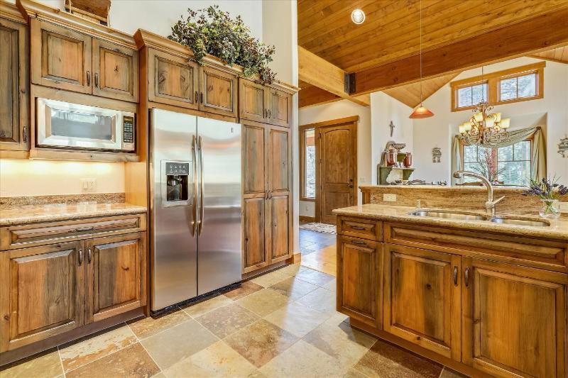 Shock Hill Retreat Excellent Location Breck Townhome with Hot Tub Near Gondola - image 50