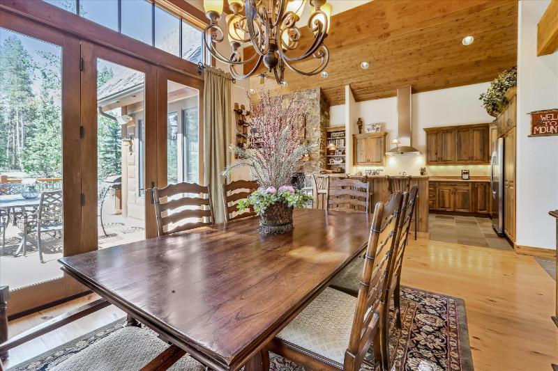 Shock Hill Retreat Excellent Location Breck Townhome with Hot Tub Near Gondola - image 43