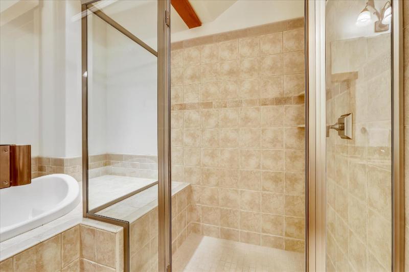 Shock Hill Retreat Excellent Location Breck Townhome with Hot Tub Near Gondola - image 11