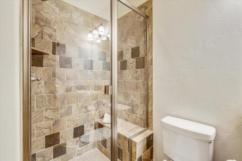 Shock Hill Retreat Excellent Location Breck Townhome with Hot Tub Near Gondola - image 10