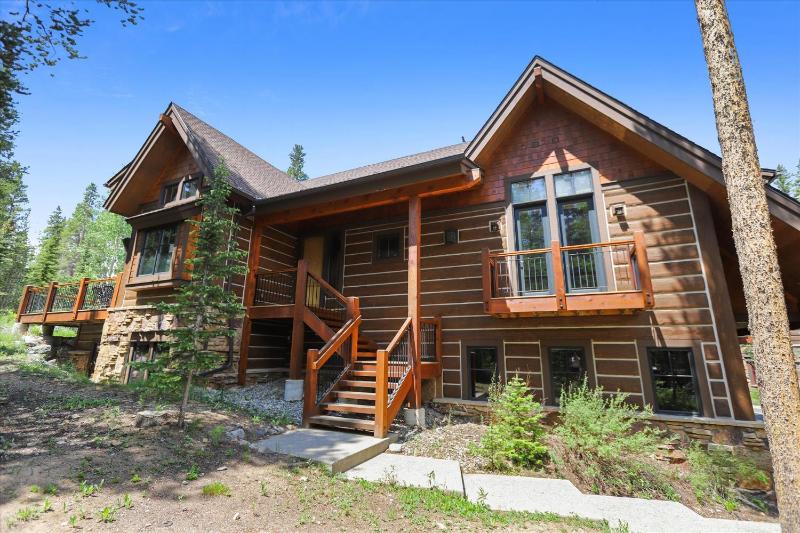 Shock Hill Retreat Excellent Location Breck Townhome with Hot Tub Near Gondola - image 8