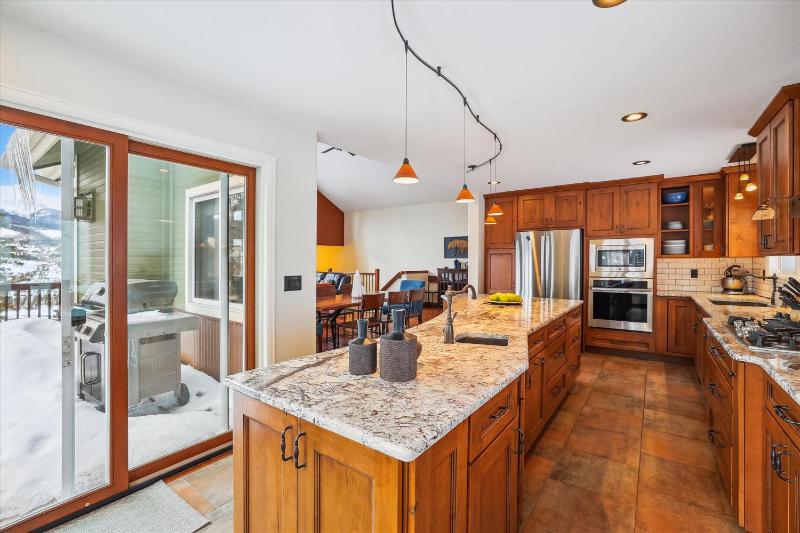 Silver Shekel Retreat Breck Home with Hot Tub and Views - image 45