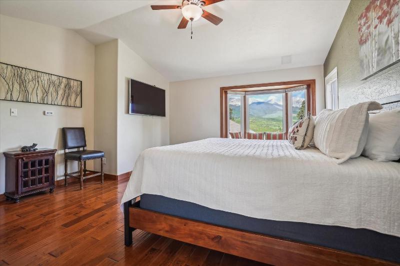 Silver Shekel Retreat Breck Home with Hot Tub and Views - image 22