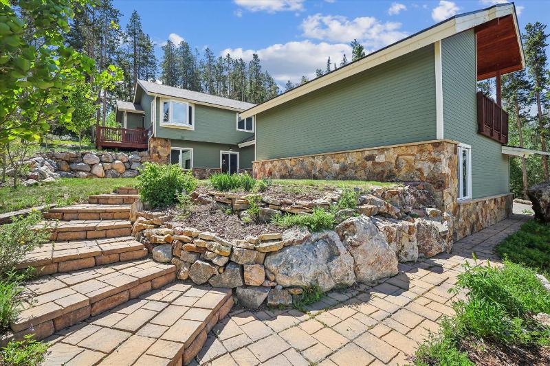 Silver Shekel Retreat Breck Home with Hot Tub and Views - image 18