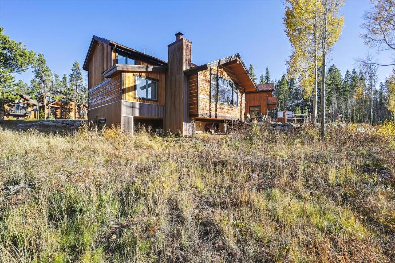 Silver Circle Lodge-5BR Breck Home with Hot Tub and Ski Views - image 14