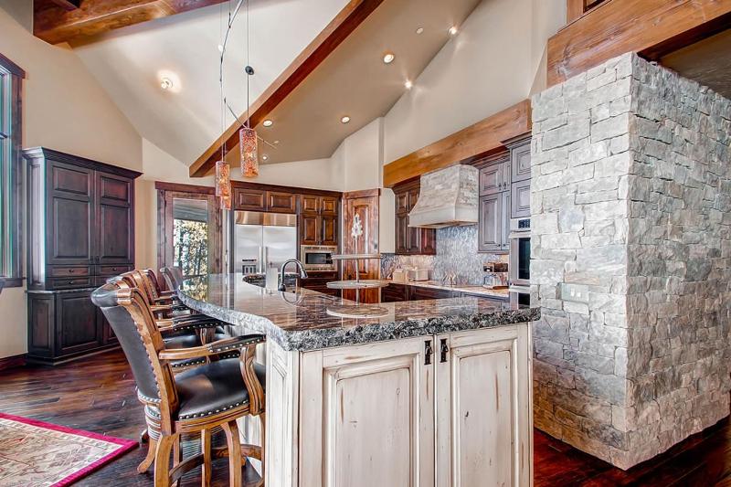 Slopeside Manor: Ski Access on Peak 8 Private Hot Tub Resort Amenities - image 46