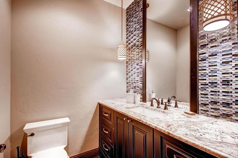 Slopeside Manor: Ski Access on Peak 8 Private Hot Tub Resort Amenities - image 11