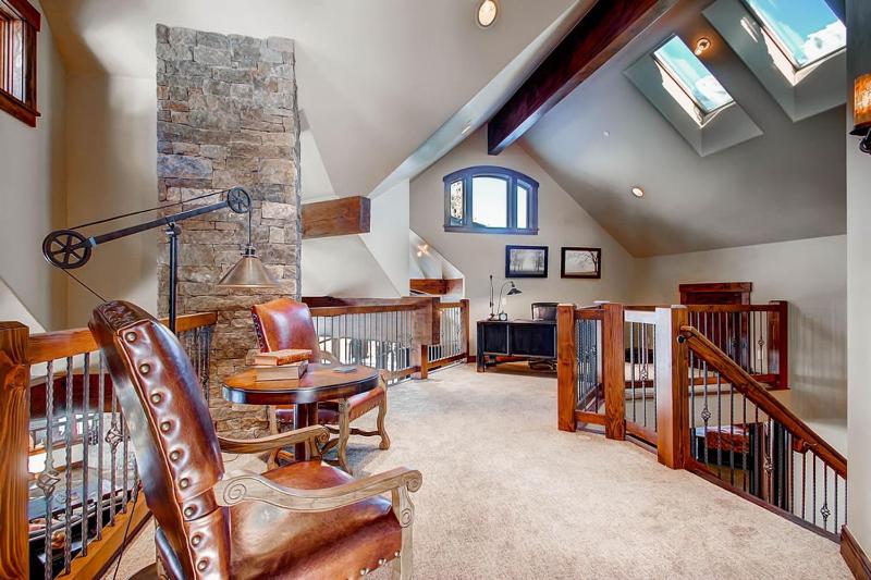 Slopeside Manor: Ski Access on Peak 8 Private Hot Tub Resort Amenities - image 26