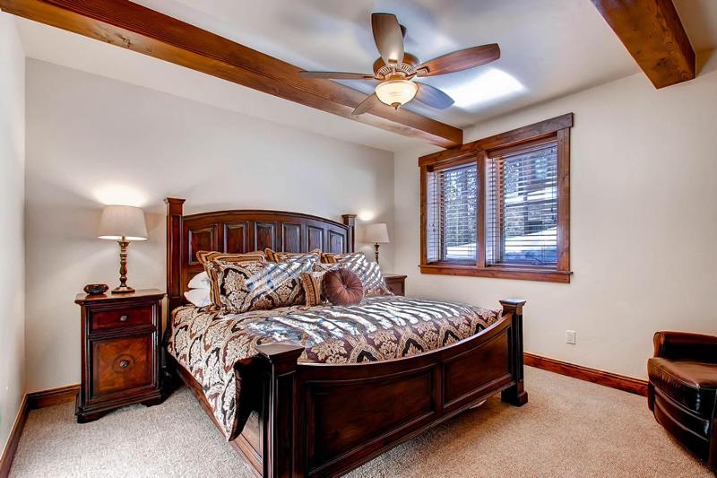 Slopeside Manor: Ski Access on Peak 8 Private Hot Tub Resort Amenities - image 30