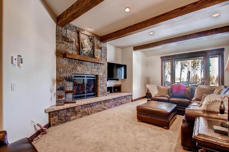 Slopeside Manor: Ski Access on Peak 8 Private Hot Tub Resort Amenities - image 43