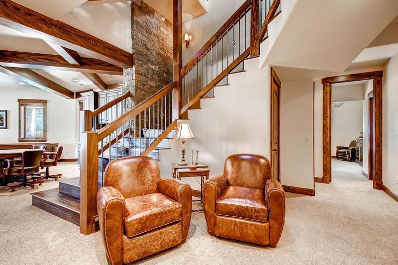 Slopeside Manor: Ski Access on Peak 8 Private Hot Tub Resort Amenities - image 8