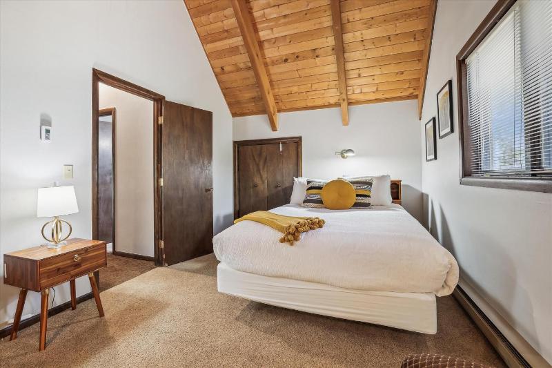 SnowAway: Wooded Peak 8 Breckenridge Home with Ski Access - image 2