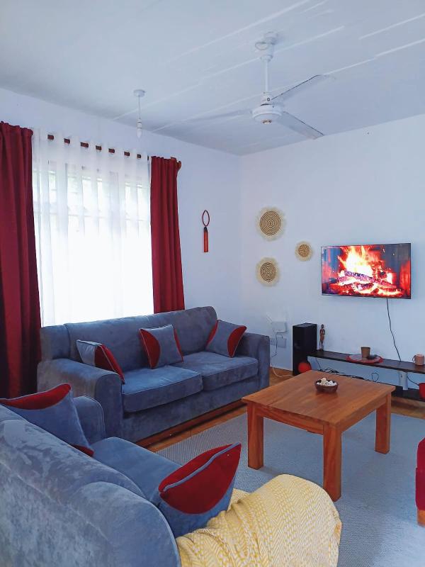 Devkim Stays-Cozy Comfort Near The Beach - image 5