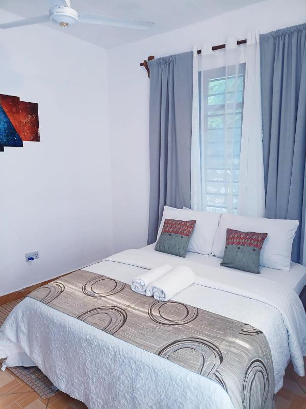 Devkim Stays-Cozy Comfort Near The Beach - image 6