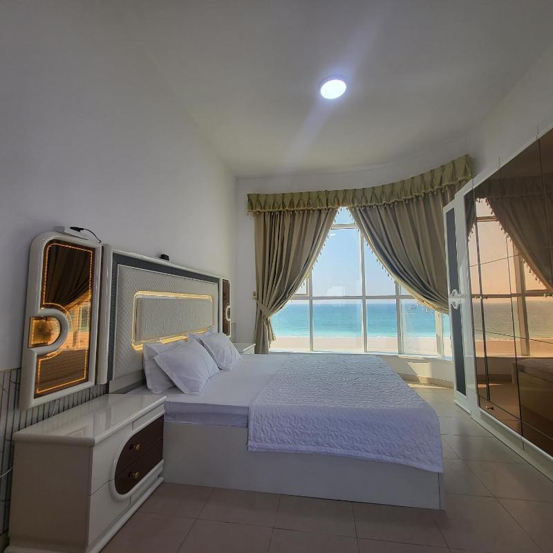 Beach view furnished apartment - image 16