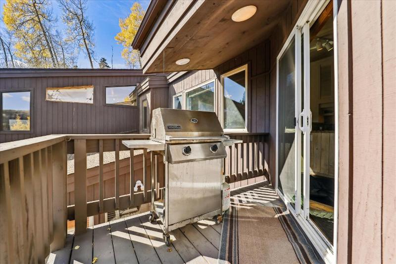 Snowflake Lookout: Ski In/Out Breckenridge Townhome with Hot Tub - image 41