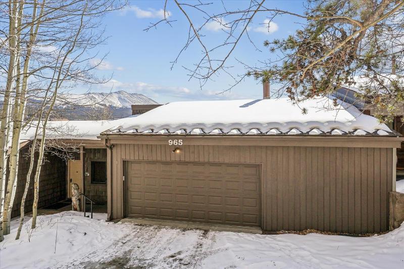 Snowflake Lookout: Ski In/Out Breckenridge Townhome with Hot Tub - image 20