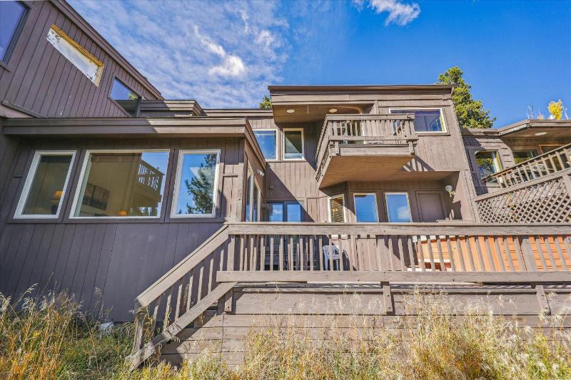 Snowflake Lookout: Ski In/Out Breckenridge Townhome with Hot Tub - image 22